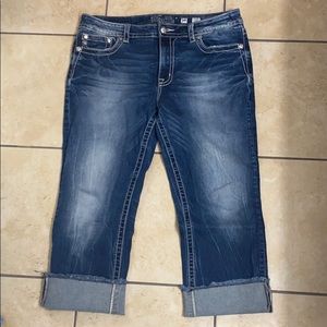 Miss Me Mid-rise Capri Jeans size 34 (16)